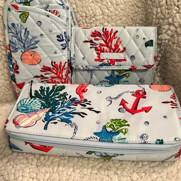 Vera Bradley Accessories - Picture 4 of 16